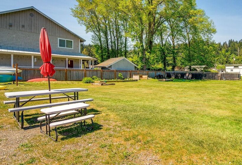 Waterfront Hood Canal Cottage: Steps To The Beach!