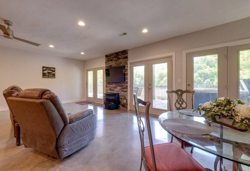 Waterfront Smith Mountain Lake Home W/ Boat Dock!