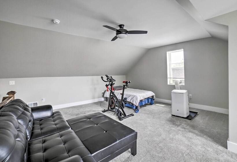 Well Appointed Pittsburgh Home: 1 Mi To Dtwn!