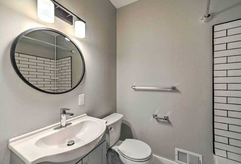 Well Appointed Pittsburgh Home: 1 Mi To Dtwn!