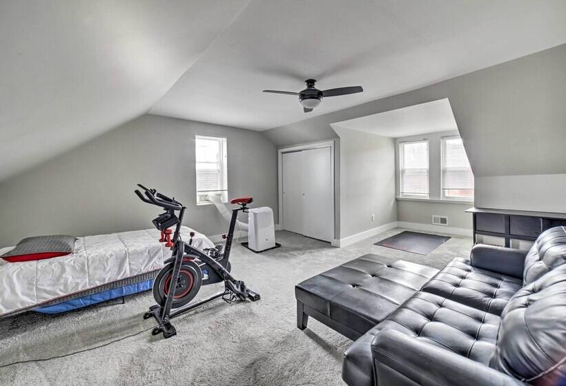 Well Appointed Pittsburgh Home: 1 Mi To Dtwn!