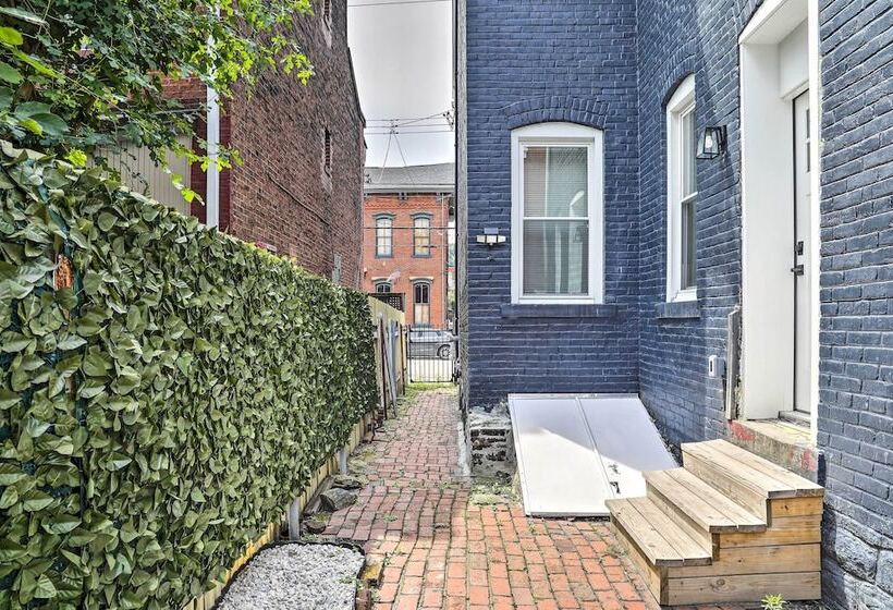 Well Appointed Pittsburgh Home: 1 Mi To Dtwn!