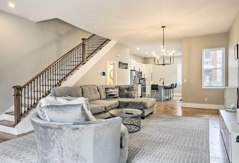 Well Appointed Pittsburgh Home: 1 Mi To Dtwn!