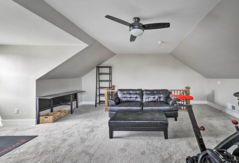 Well Appointed Pittsburgh Home: 1 Mi To Dtwn!