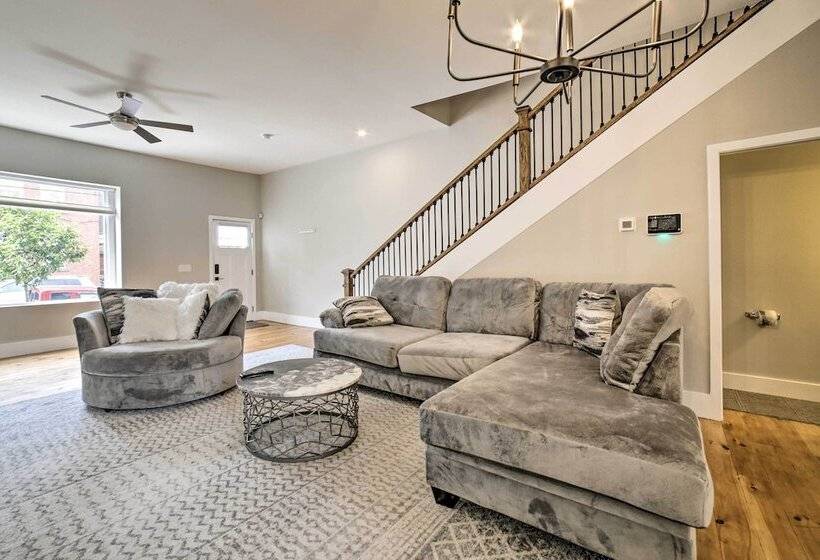 Well Appointed Pittsburgh Home: 1 Mi To Dtwn!