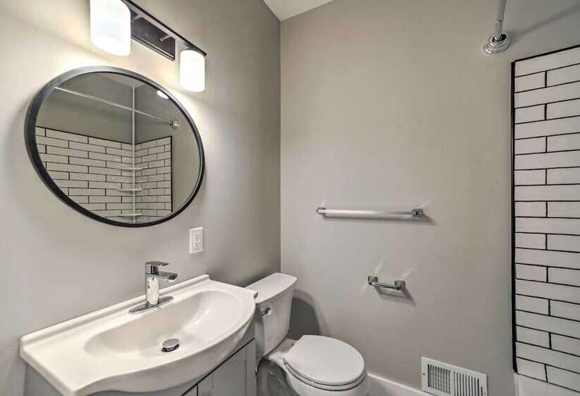 Well Appointed Pittsburgh Home: 1 Mi To Dtwn!