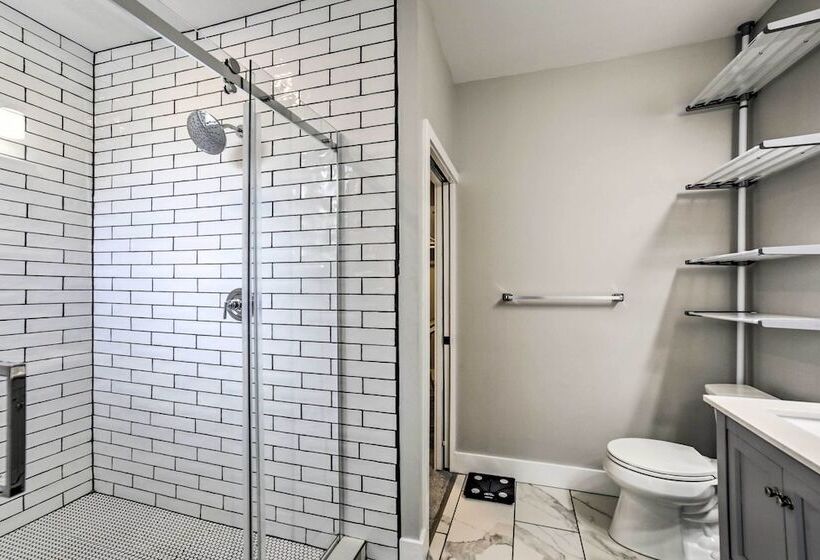 Well Appointed Pittsburgh Home: 1 Mi To Dtwn!