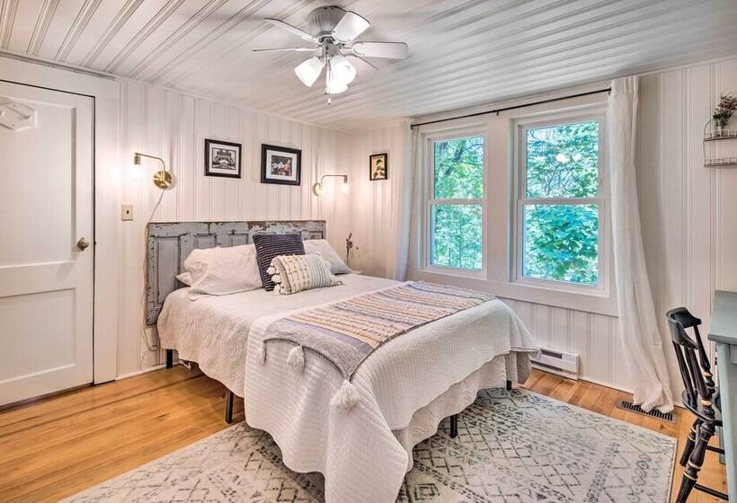 Whimsical Bat Cave Cottage W/ Fire Pit!