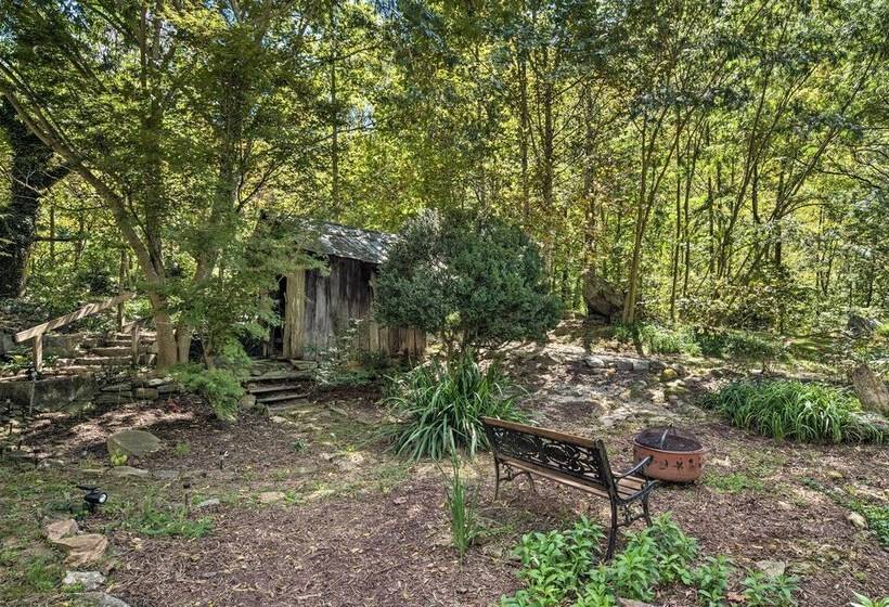 Whimsical Bat Cave Cottage W/ Fire Pit!