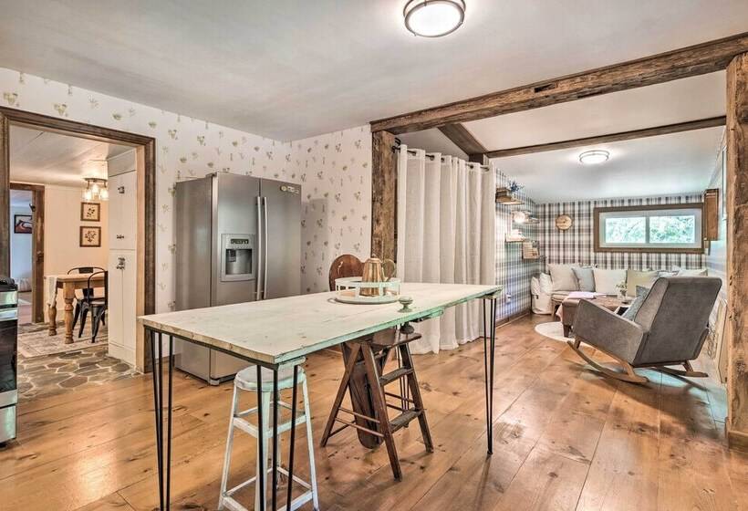 Whimsical Bat Cave Cottage W/ Fire Pit!