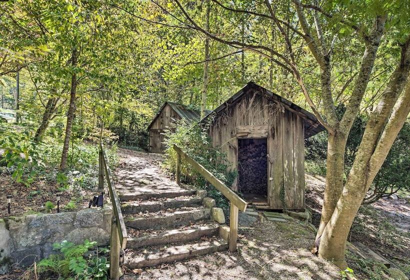 Whimsical Bat Cave Cottage W/ Fire Pit!