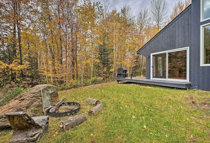 Whimsical Winhall Cottage W/ Fire Pit!