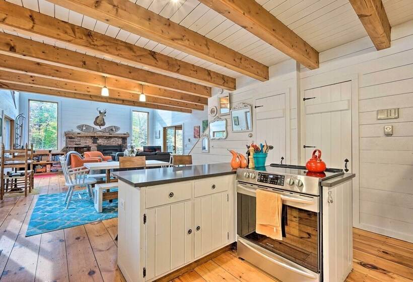 Whimsical Winhall Cottage W/ Fire Pit!