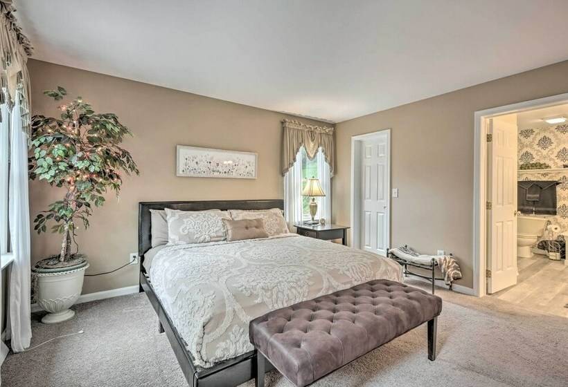 Whitetail Ridge New Cumberland Home With Yard!