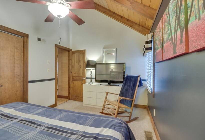 Wintergreen Home W/ Hot Tub, Deck & Mountain Views