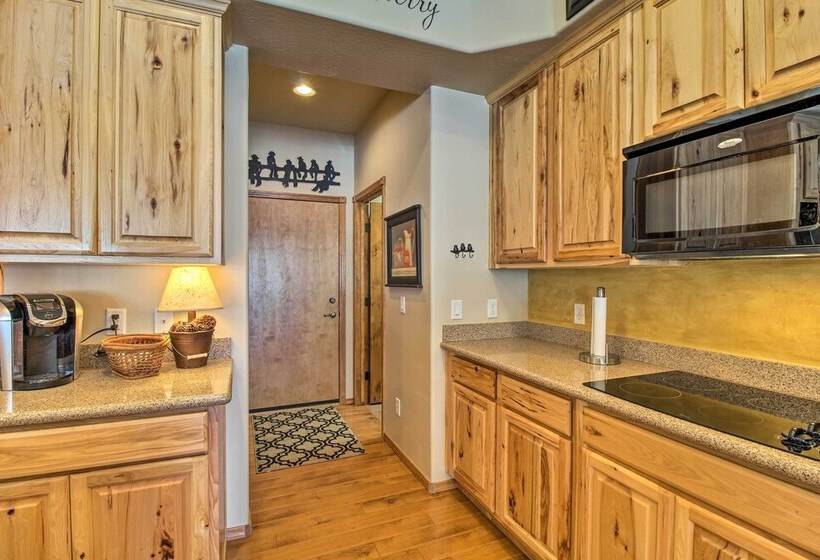 Wooded Show Low Home Near Fool Hollow Lake!