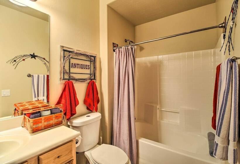 Wooded Show Low Home Near Fool Hollow Lake!