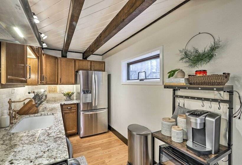 Woodsy Flagstaff Hideaway W/ Deck + Sunroom!