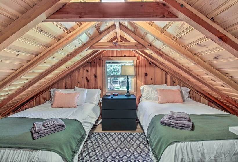 Woodsy Pinetop Cabin W/ Deck & Separate Casita