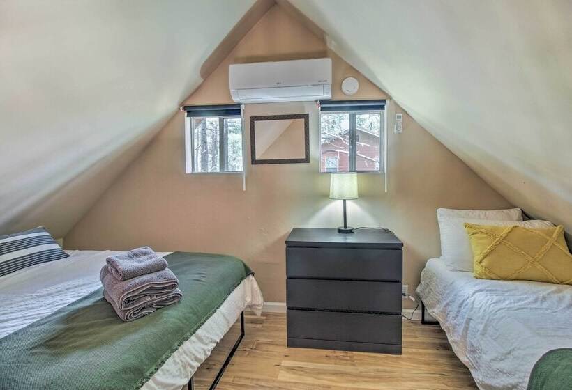 Woodsy Pinetop Cabin W/ Deck & Separate Casita