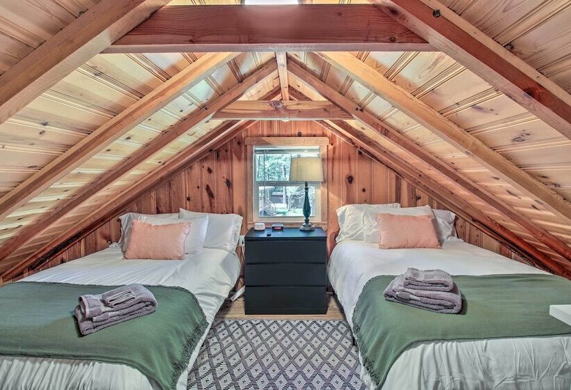 Woodsy Pinetop Cabin W/ Deck & Separate Casita