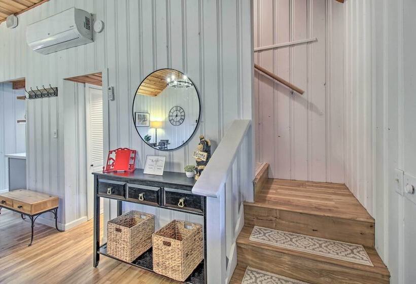 Woodsy Pinetop Cabin W/ Deck & Separate Casita