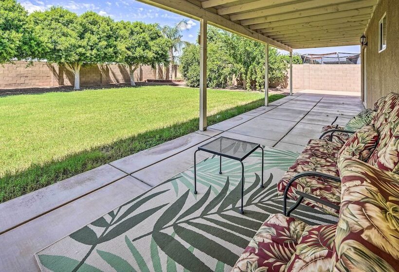 Yuma Family Home W/ Covered Patio + Grill!