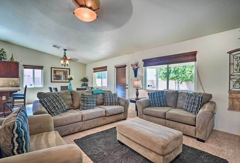 Yuma Family Home W/ Covered Patio + Grill!