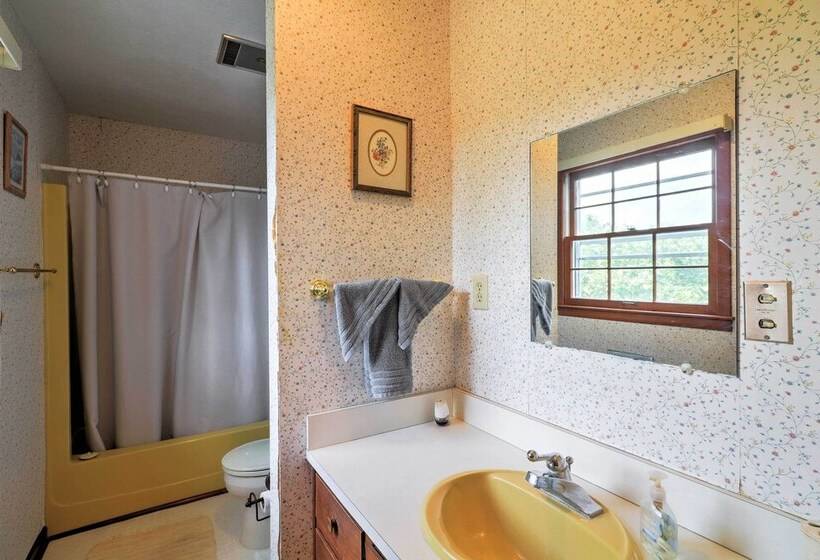 Historic Lafayette Retreat W/ Guest House!