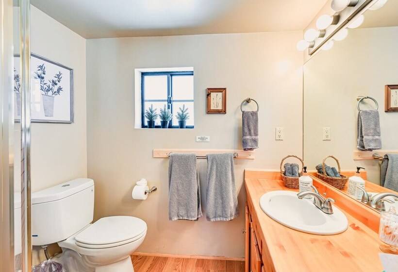 A Frame Munds Park Retreat: 35 Miles To Snowbowl