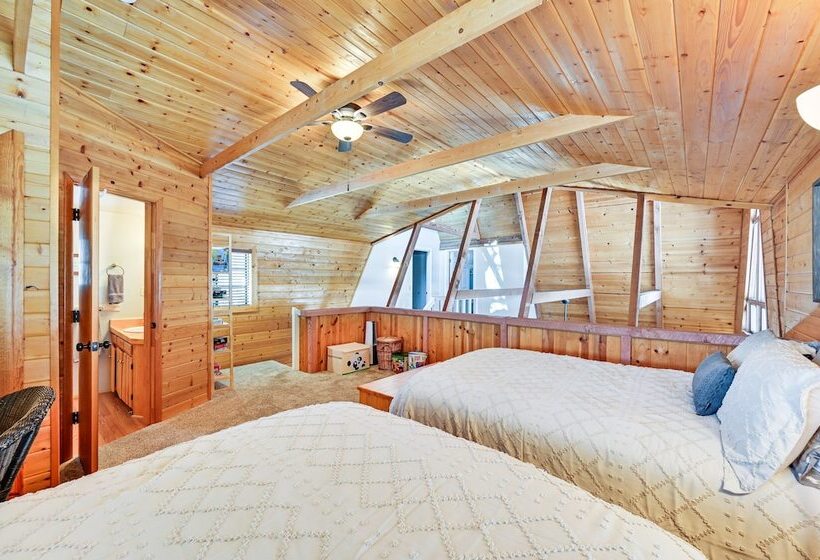 A Frame Munds Park Retreat: 35 Miles To Snowbowl