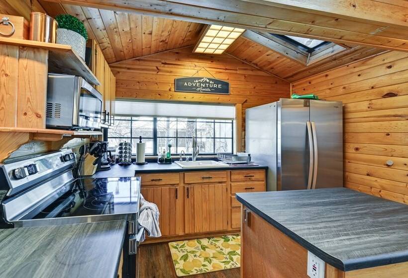 A Frame Munds Park Retreat: 35 Miles To Snowbowl