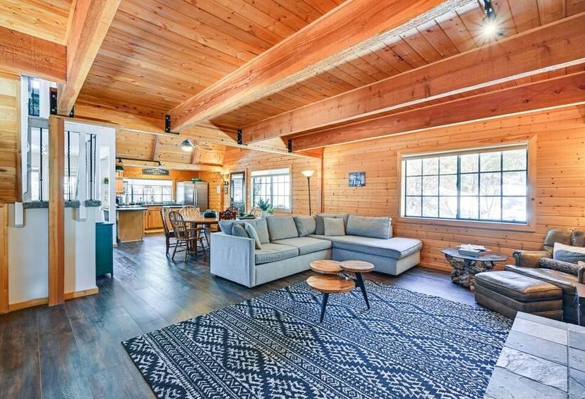 A Frame Munds Park Retreat: 35 Miles To Snowbowl