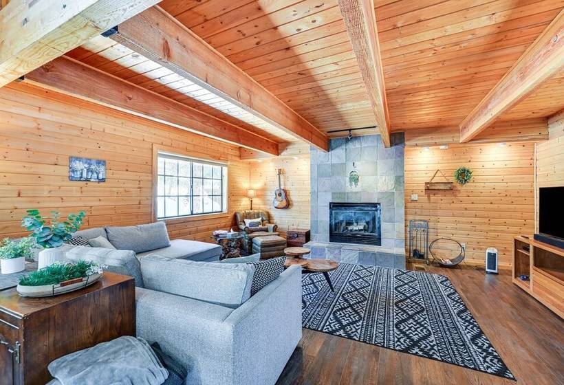 A Frame Munds Park Retreat: 35 Miles To Snowbowl