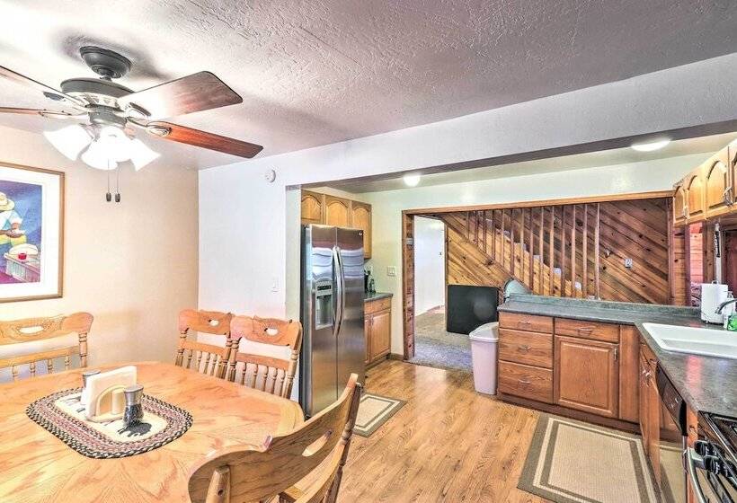 A Frame Pinetop Cabin < 6 Mi To Rainbow Lake!