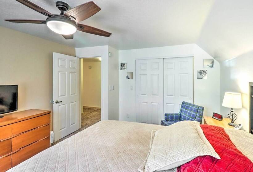 A Frame Pinetop Cabin < 6 Mi To Rainbow Lake!