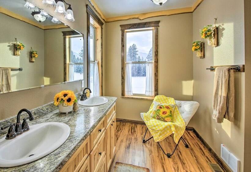 All Season Bonners Ferry Home W/ Views