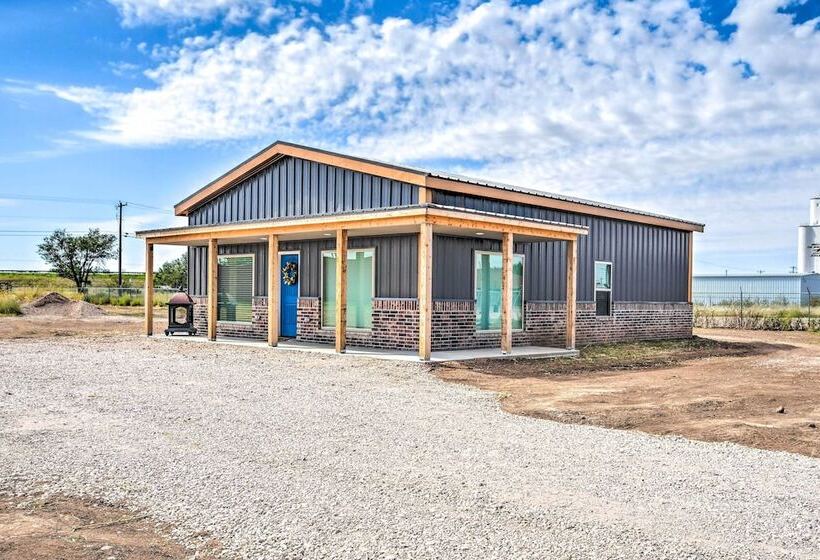 Amarillo Home: 16 Mi To Amarillo Zoo!