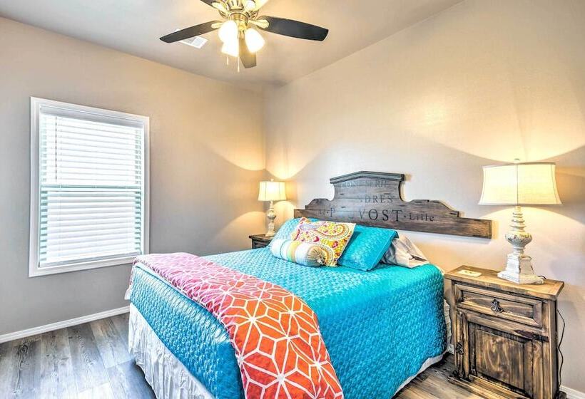 Amarillo Home: 16 Mi To Amarillo Zoo!