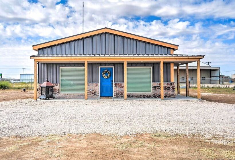 Amarillo Home: 16 Mi To Amarillo Zoo!