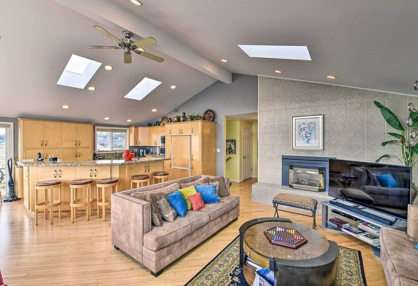 Anacortes Paradise Vacation Rental W/ Water Views!