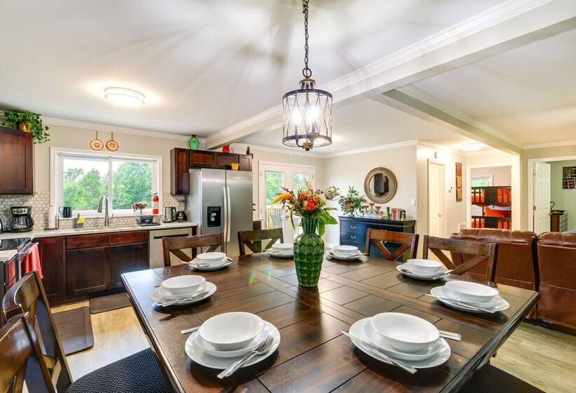 Ararat Home W/ Spacious Yard & Mountain Views!