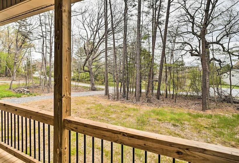 Asheville Area Hideaway W/ Hot Tub + Deck!