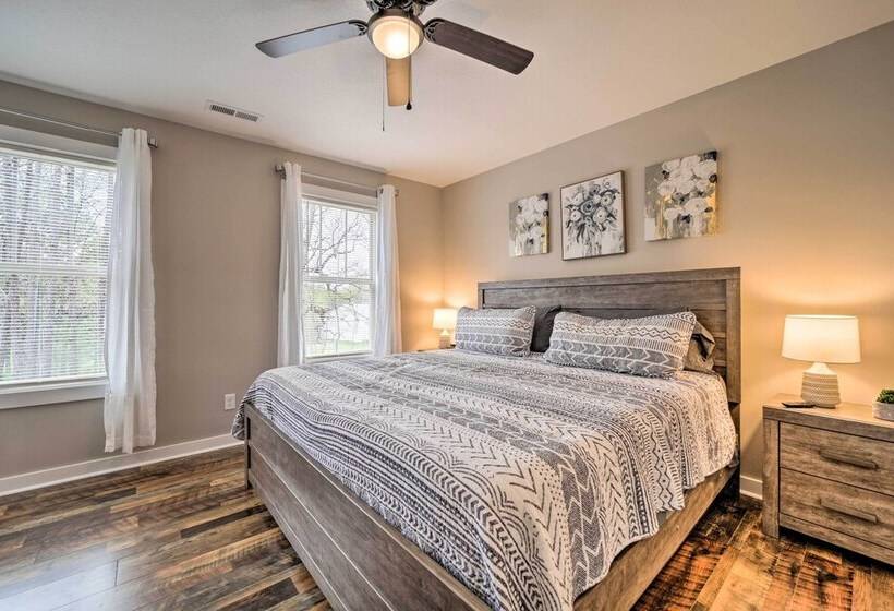 Asheville Area Hideaway W/ Hot Tub + Deck!