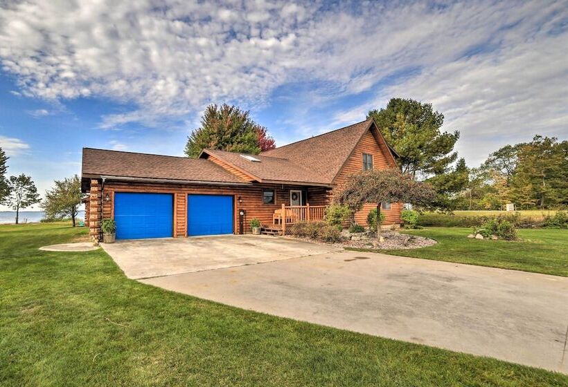 Beachfront Lake Michigan Log Cabin With Sauna!