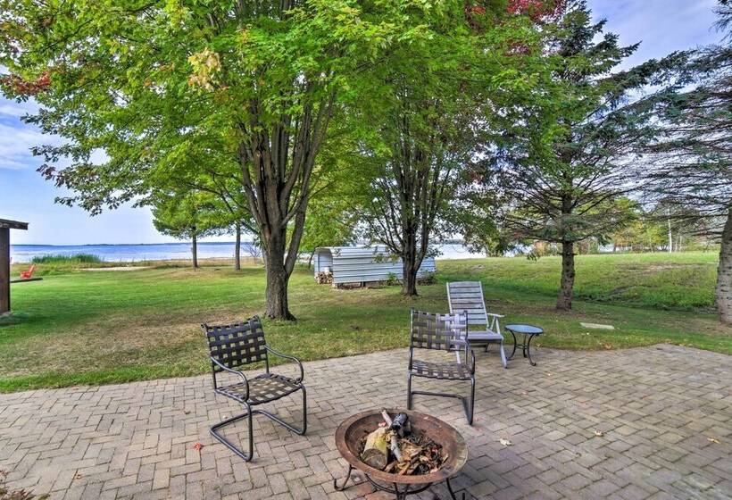 Beachfront Lake Michigan Log Cabin With Sauna!