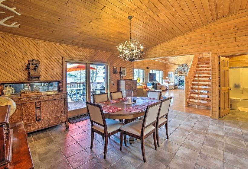 Beachfront Lake Michigan Log Cabin With Sauna!
