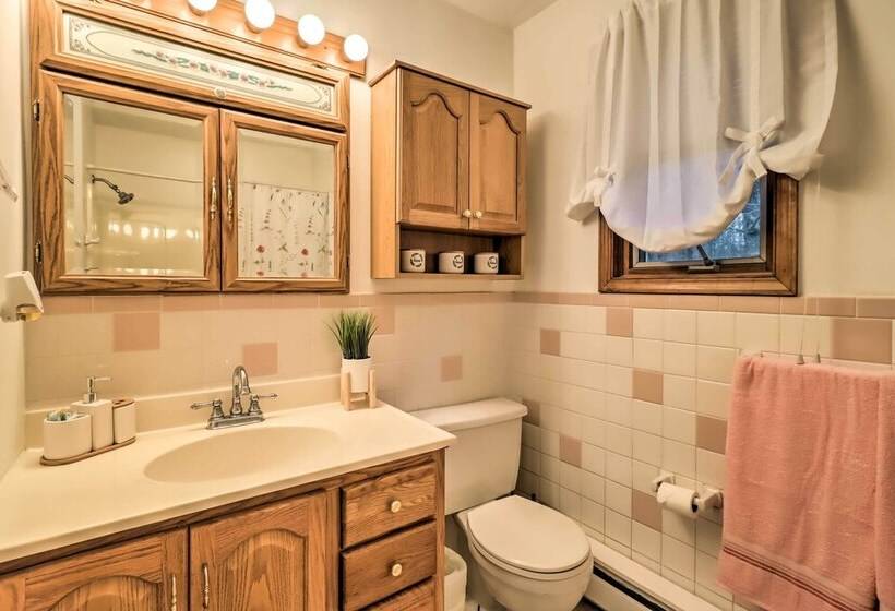 Near Big Boulder Mtn: Cabin W/ Furnished Deck