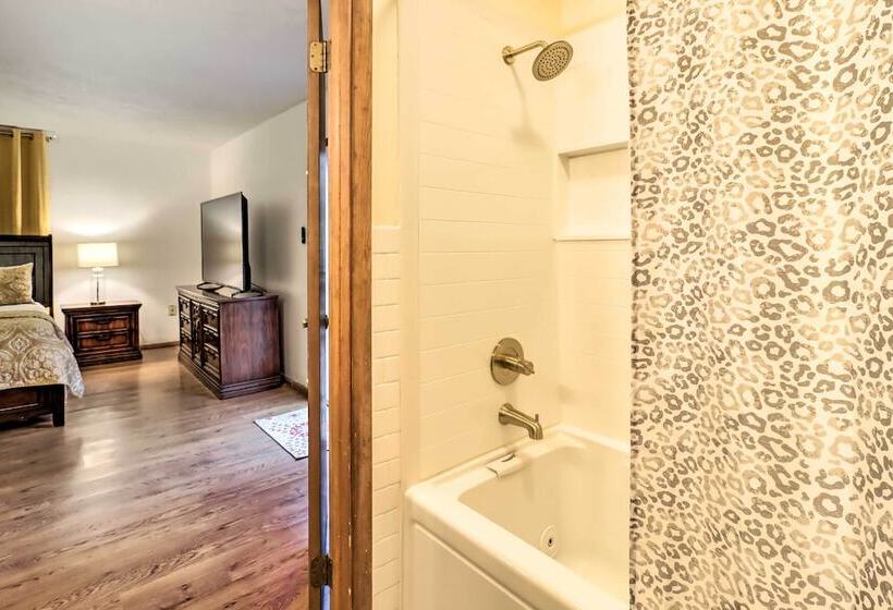 Near Big Boulder Mtn: Cabin W/ Furnished Deck