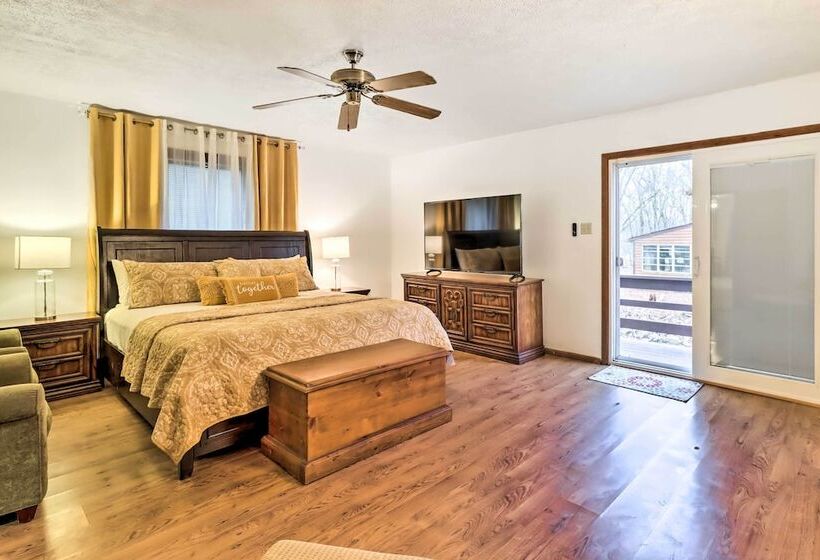 Near Big Boulder Mtn: Cabin W/ Furnished Deck